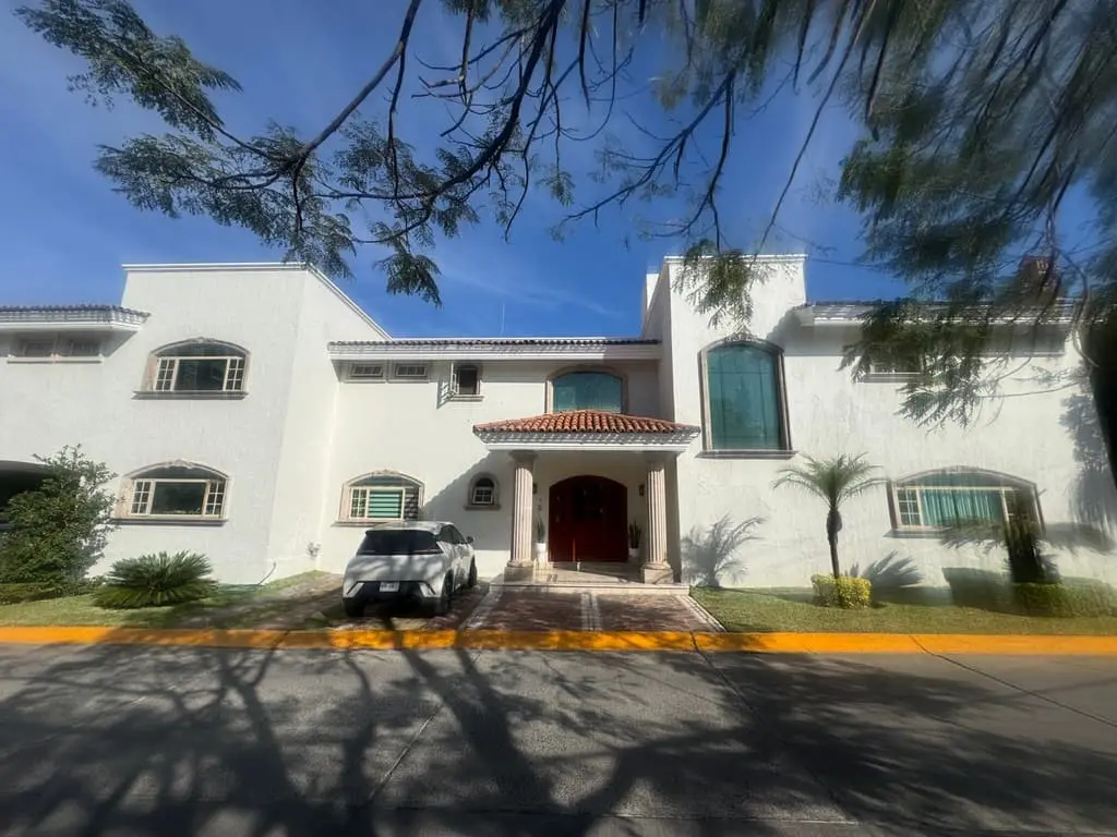 Casa En Condominio en venta en Loma Real 5