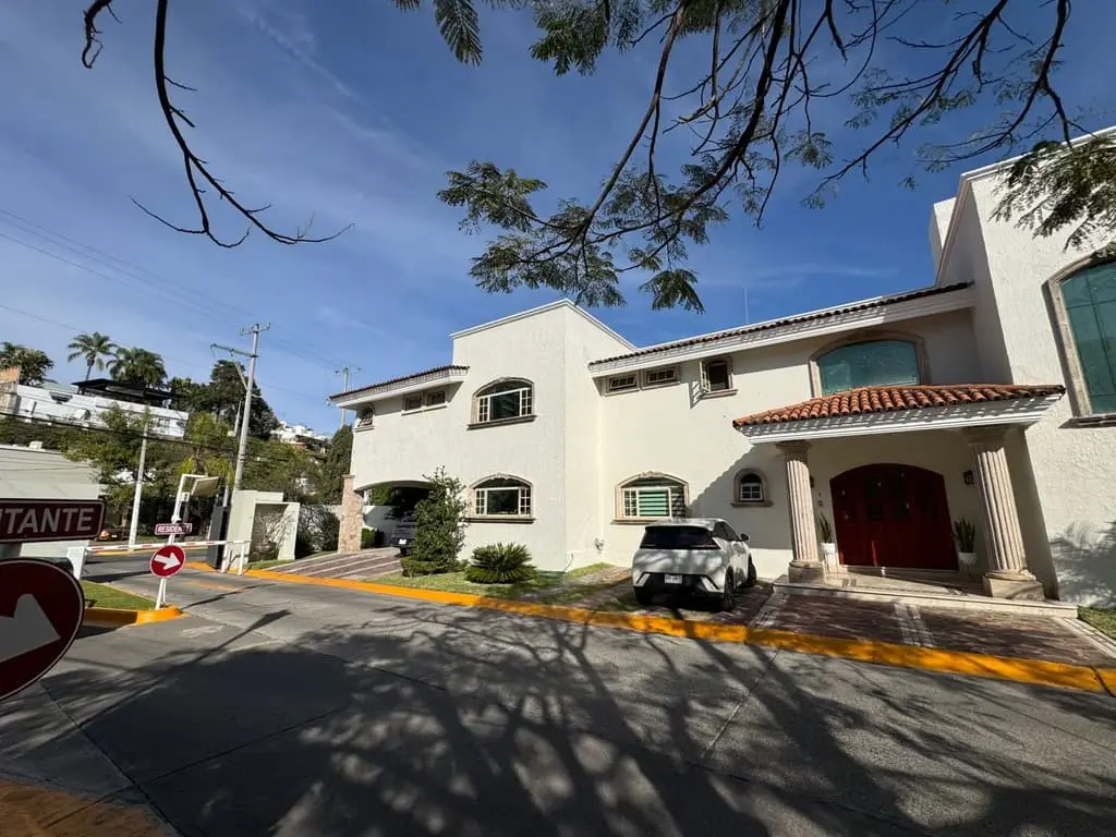 Casa En Condominio en venta en Loma Real 5 — foto 2