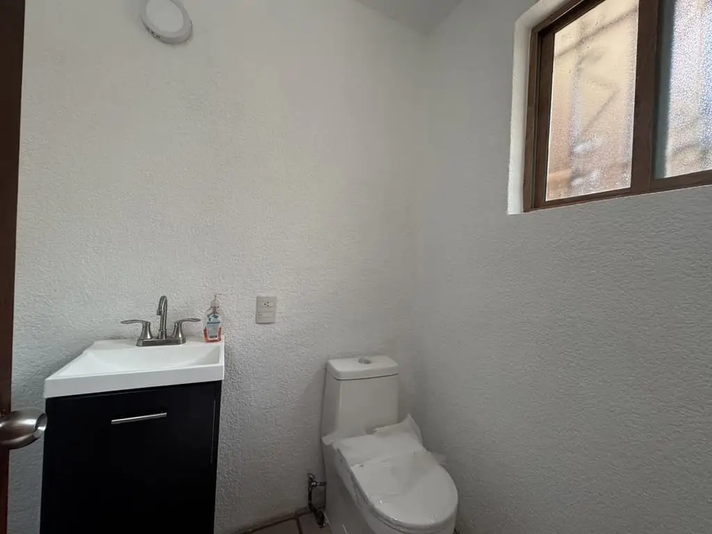 Renta Casa para Oficinas en la del Valle — foto 9
