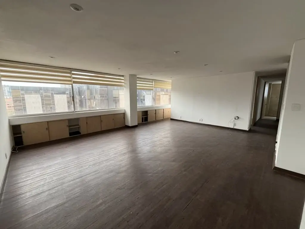 Venta departamento en La del Valle — foto 2