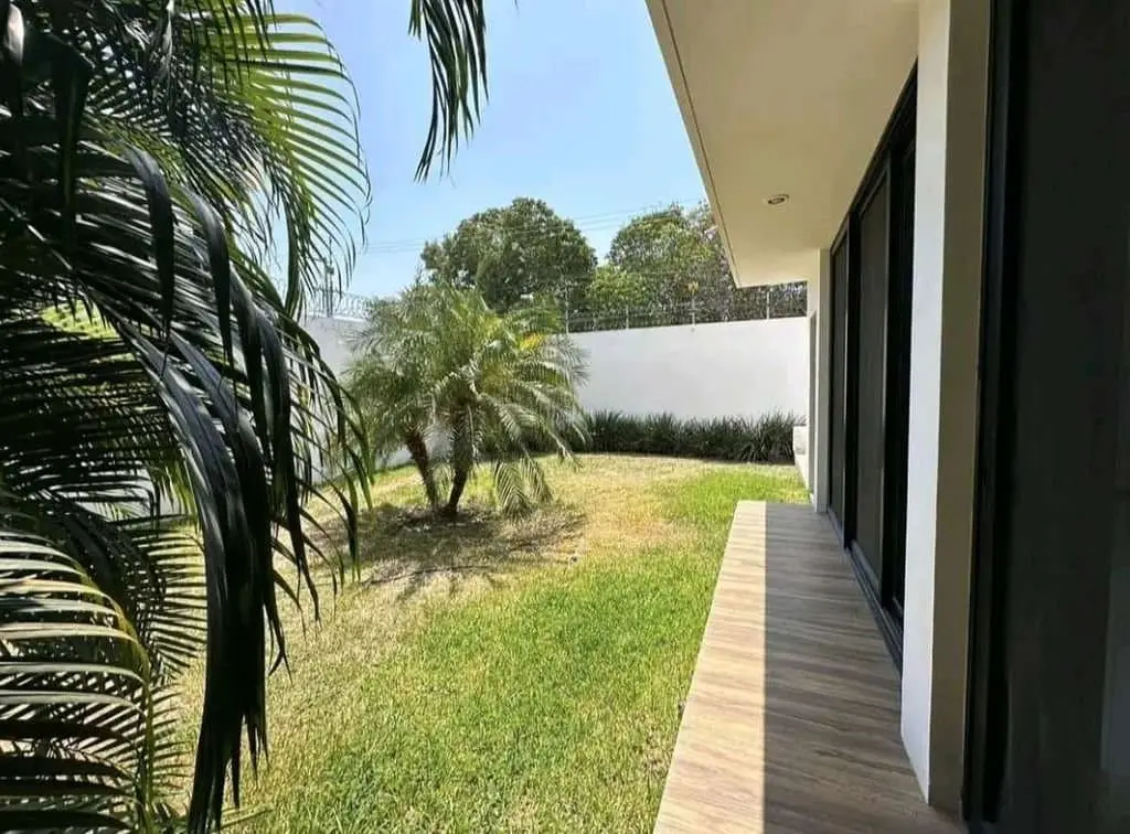 Casa Residencial con Paneles Solares, en Privada, 3 Hab+ Estudio (Venta o Renta) — foto 2