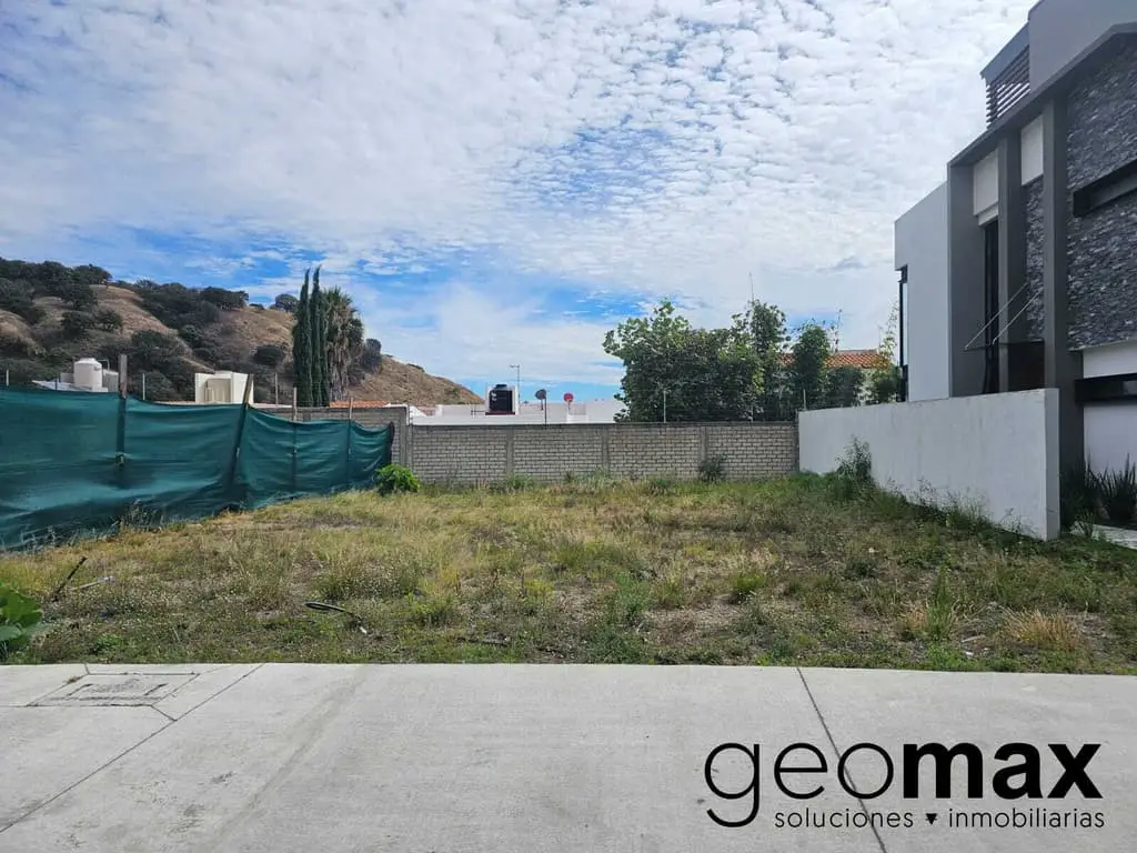 Terreno en El Edén junto al bosque con Excelente Vista