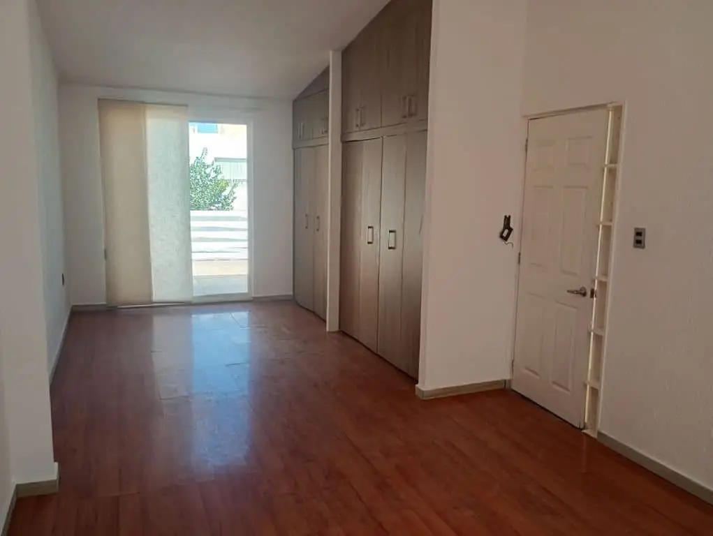 El Espacio que tu Familia Merece | 5 Recámaras en Villas Palmira/ a un costado de zona Campanario. Servicios cercanos a 5 minutos de Bernardo Quintana — foto 7