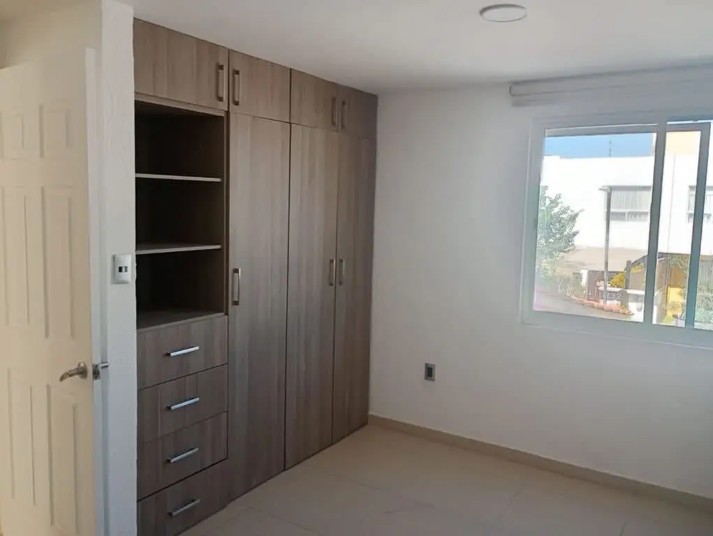 El Espacio que tu Familia Merece | 5 Recámaras en Villas Palmira/ a un costado de zona Campanario. Servicios cercanos a 5 minutos de Bernardo Quintana — foto 8