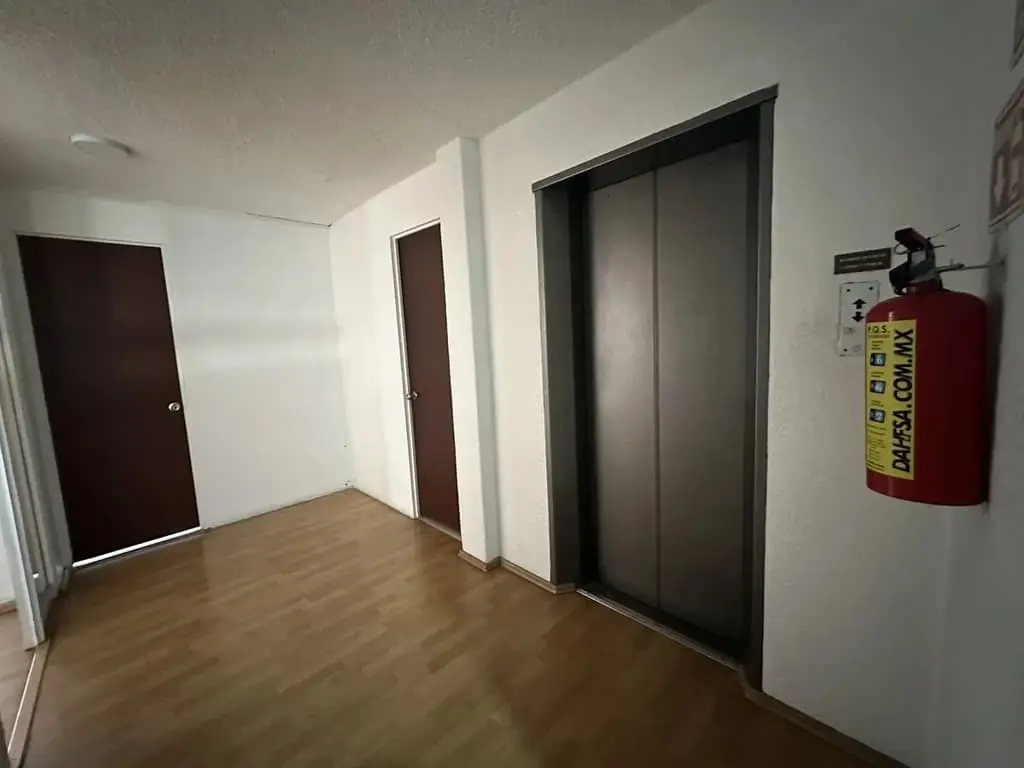 Edificio en venta en Nápoles — foto 11