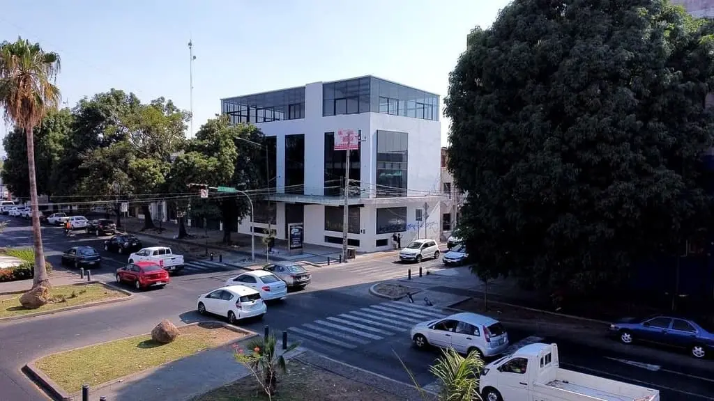 Oficina en renta Calz. del Federalismo y Libertad 2do Piso con Terraza