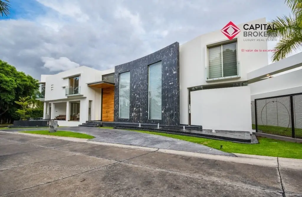 Casa en Venta en Puerta de Hierro Lujo Moderna