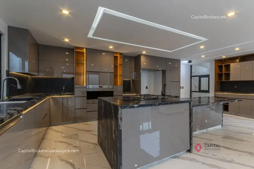 Casa de Lujo Nueva en Puerta del Bosque en Venta — foto 2