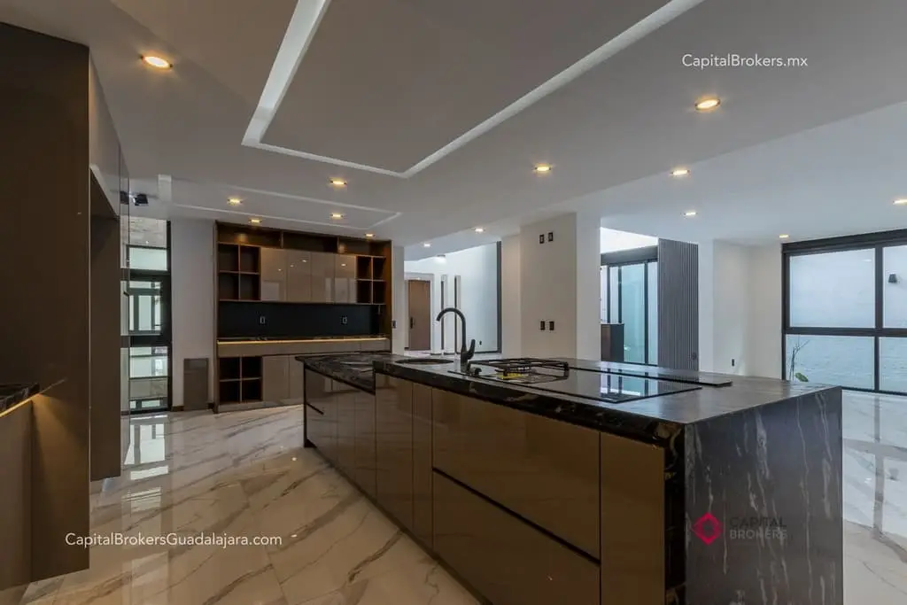 Casa de Lujo Nueva en Puerta del Bosque en Venta — foto 4