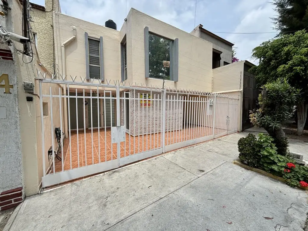 Casa en privada 🏡 LOMAS ESTRELLA 1ra sección✨ | 4 recámaras + estudio | ‼️Amplios espacios y seguridad‼️ — foto 2