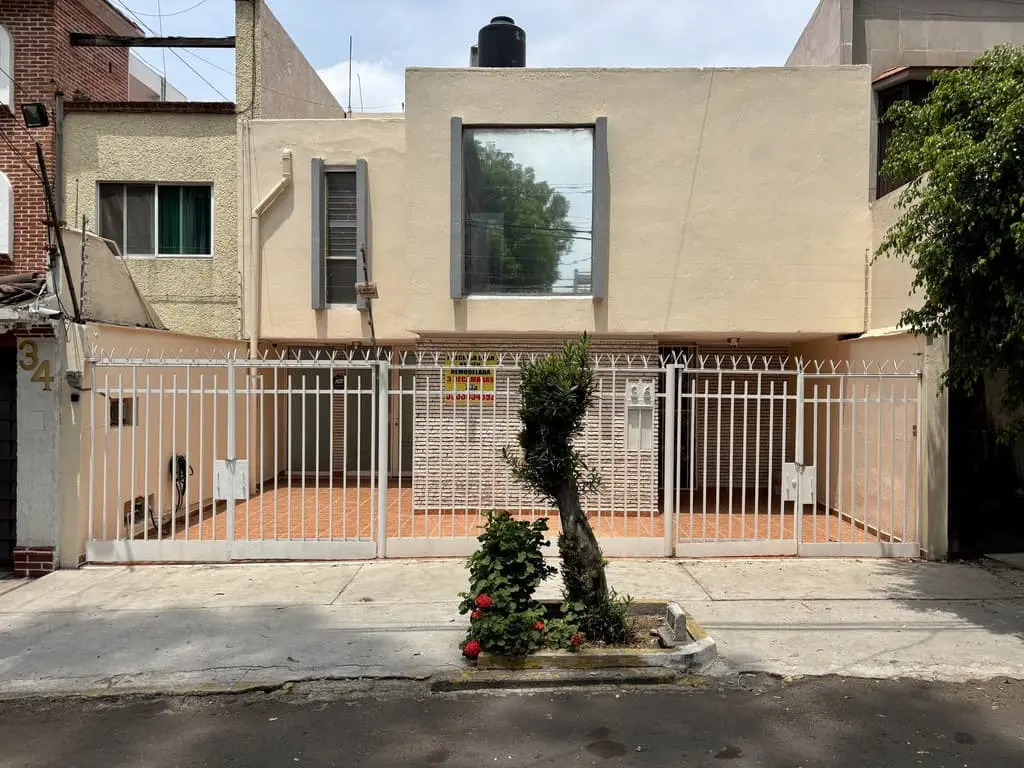 Casa en privada 🏡 LOMAS ESTRELLA 1ra sección✨ | 4 recámaras + estudio | ‼️Amplios espacios y seguridad‼️ — foto 3