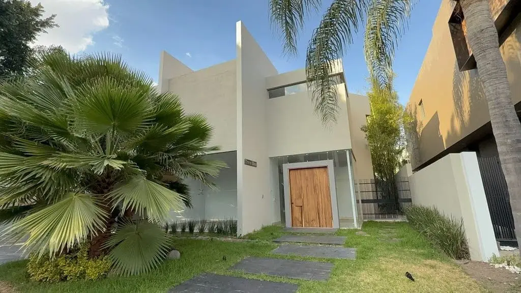 Casa de Lujo en Venta dentro de Coto en Valle Real — foto 2