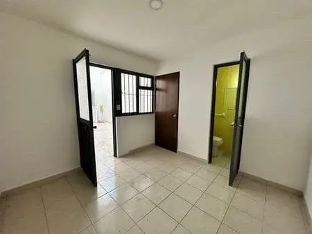 Casa en excelentes condiciones en renta, en Providencia, Guadalajara. Para uso habitacional u oficinas — foto 8