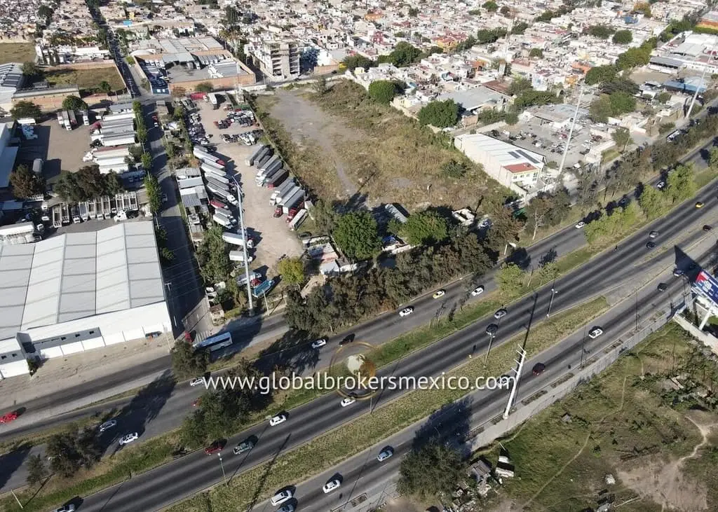Terreno en Av. Lazaro Cardenas, Cerca de Expo Ganadera, El Alamo, Guadalajara — foto 3