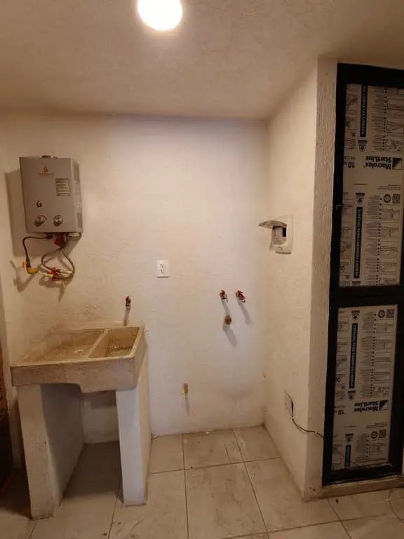 Departamento 1er piso Zona central nueva con hermosos jardines — foto 11