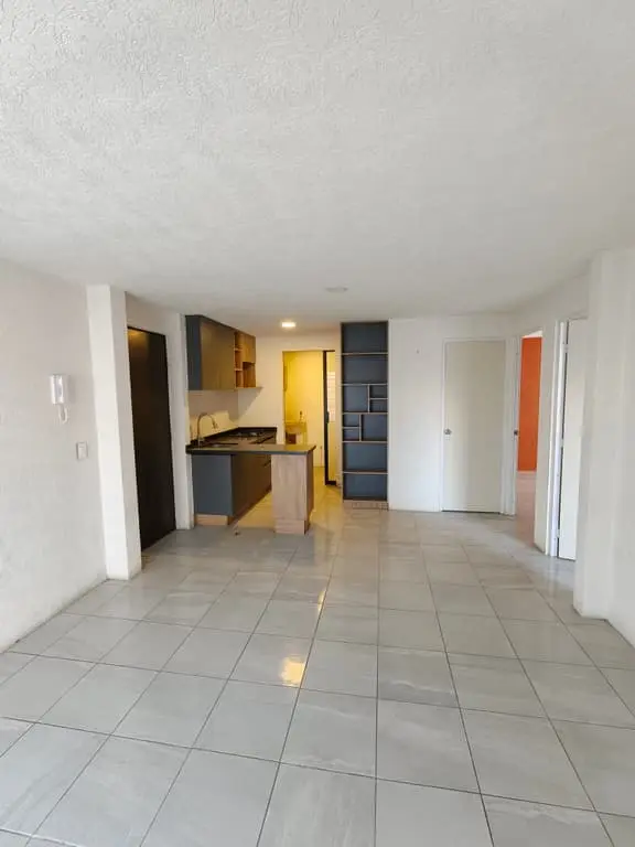 Departamento 1er piso Zona central nueva con hermosos jardines — foto 3