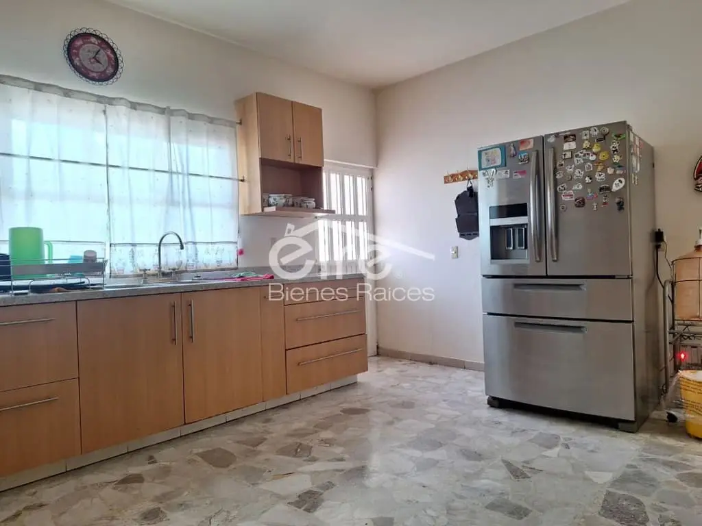 Casa en venta en Prados Providencia, Guadalajara | 3 pisos, 6 habitaciones y terraza con jardín — foto 6