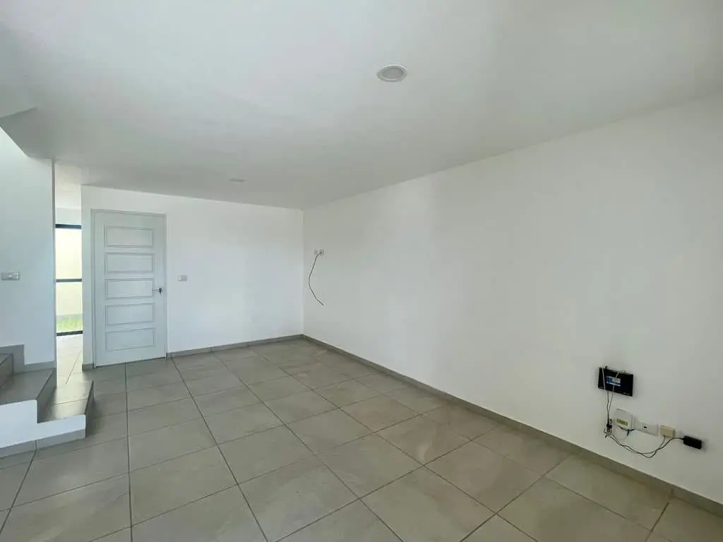 Casa en Renta Capital Sur Cerca Parque Industrial Bernardo Quintana y Centro Sur — foto 4