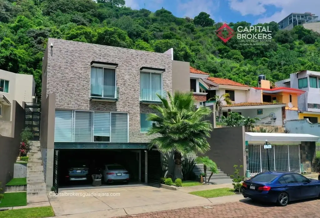 Casa de Lujo en Venta en El Palomar Zona Sur
