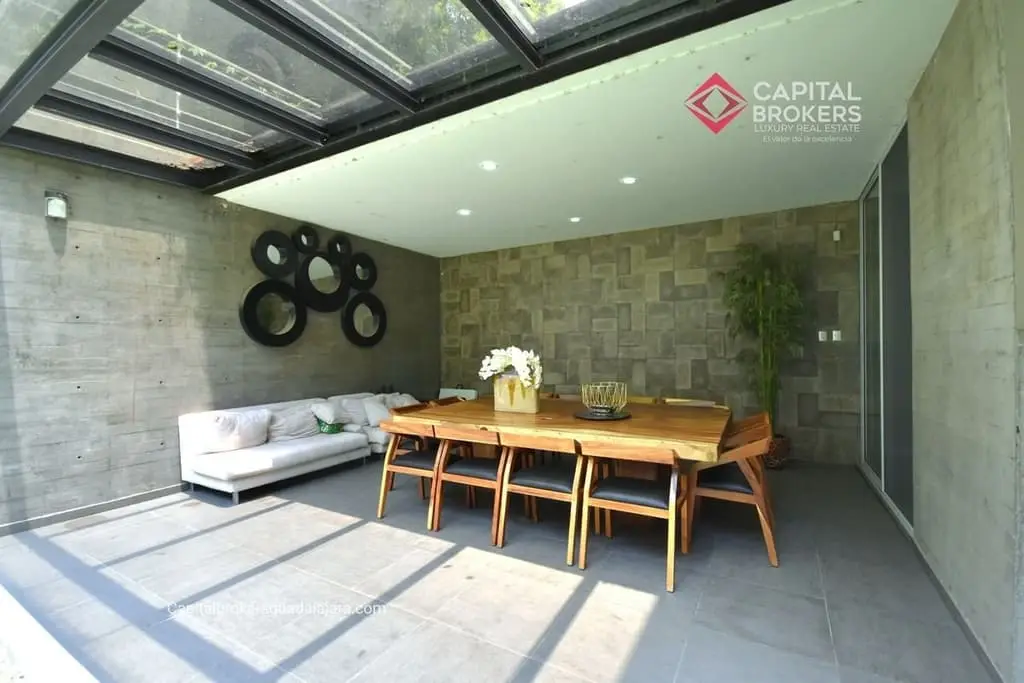 Casa de Lujo en Venta en El Palomar Zona Sur — foto 2