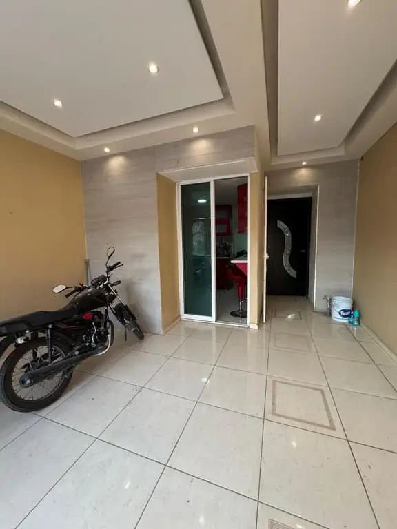 Lomas del Sur Bonita Casa con Ampliacion de 3 Pisos — foto 2
