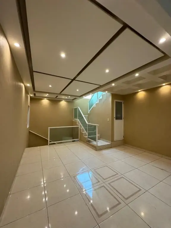Lomas del Sur Bonita Casa con Ampliacion de 3 Pisos — foto 9