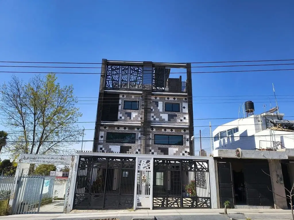Zapopan edificio de departamentos sobre avenida guadalajara — foto 2