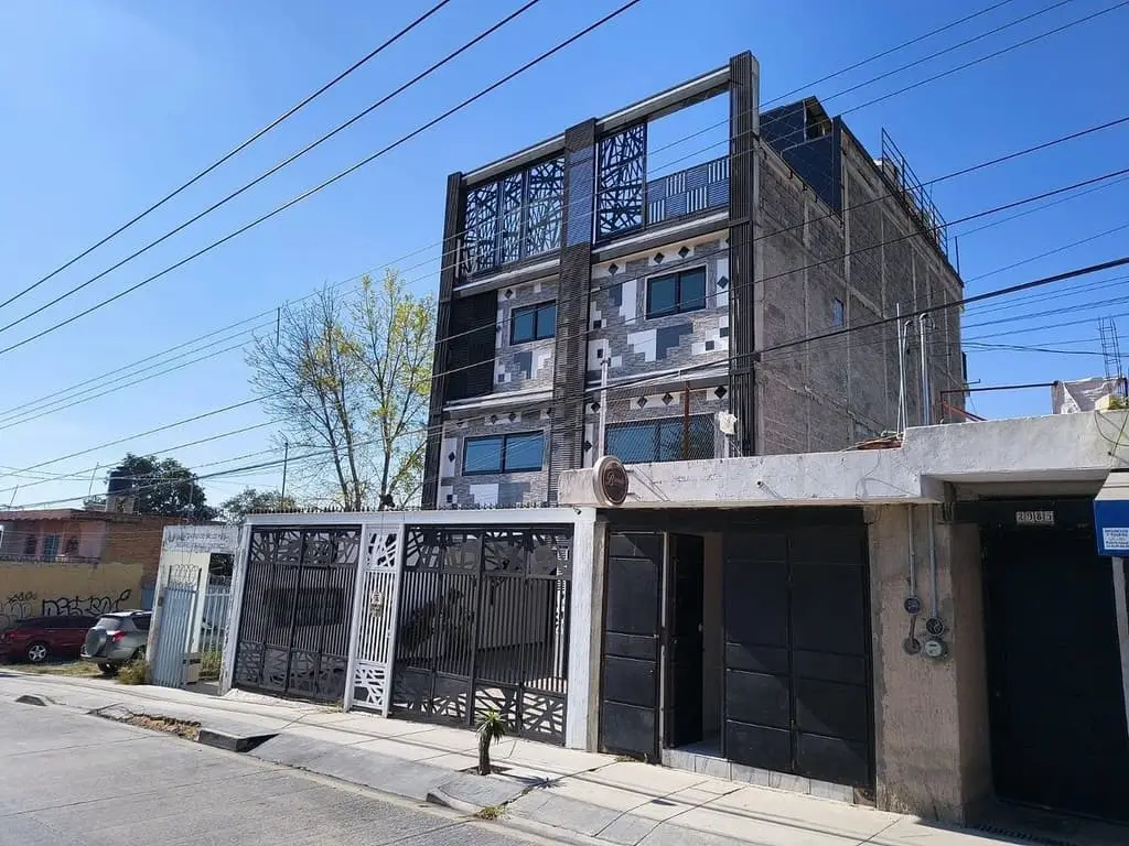 Zapopan edificio de departamentos sobre avenida guadalajara — foto 3