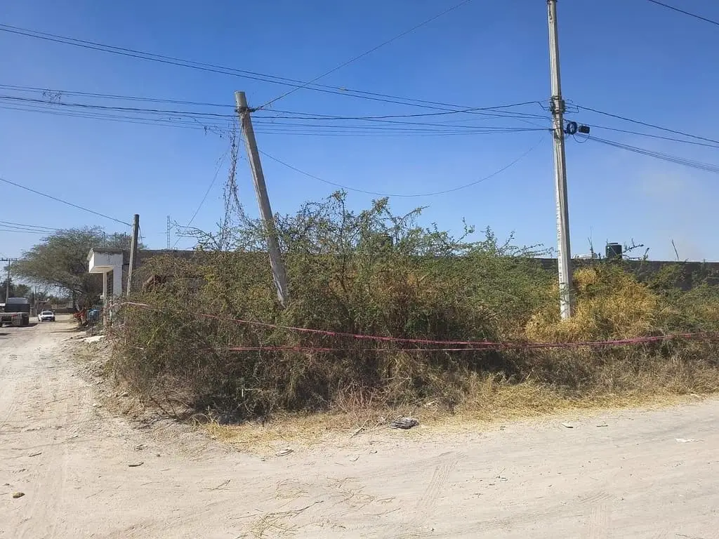 Terreno Cercano al Aeropuerto en Esquina — foto 3