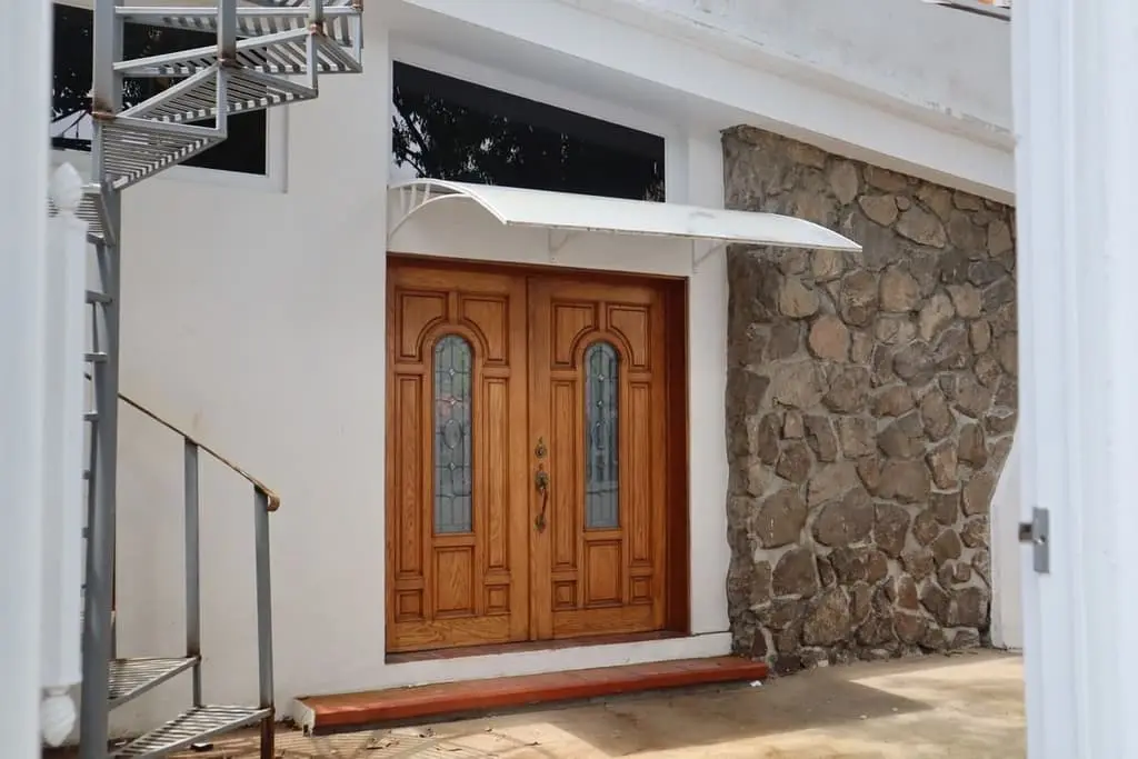 Oficinas en Venta con 3 Plantas en Italia Providencia