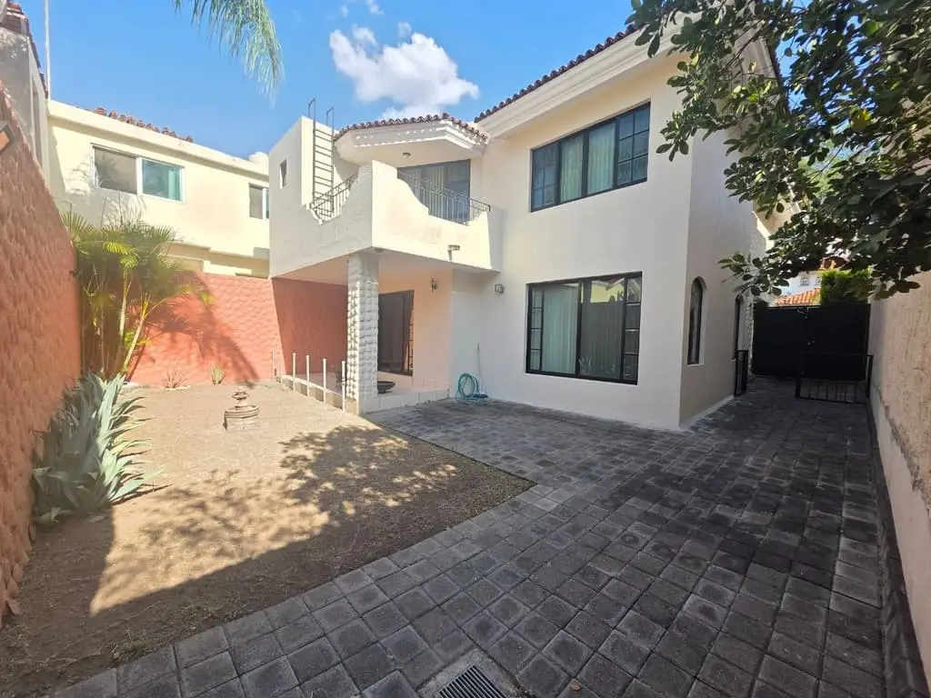 Excelente Casa con 240 m² de Terreno, 3 Recámaras en Venta cerca de Ciudad Bugambilia — foto 11
