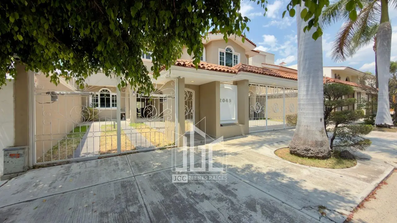 Casa en Venta en Boulevard Bugambilias - Ciudad Bugambilias — foto 2