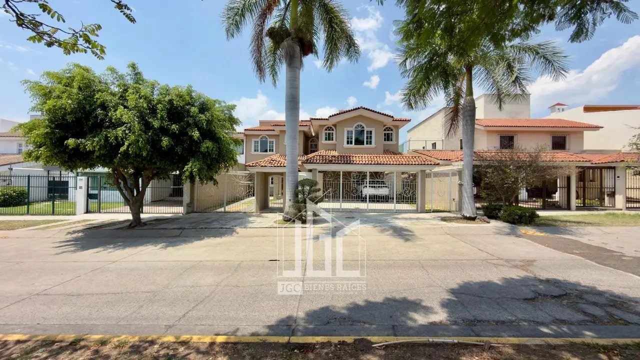 Casa en Venta en Boulevard Bugambilias - Ciudad Bugambilias — foto 3