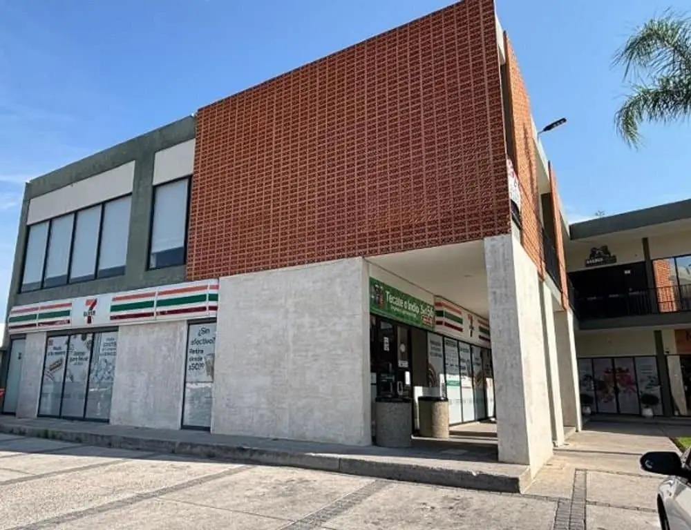 Local comercial con tienda ancla — foto 3