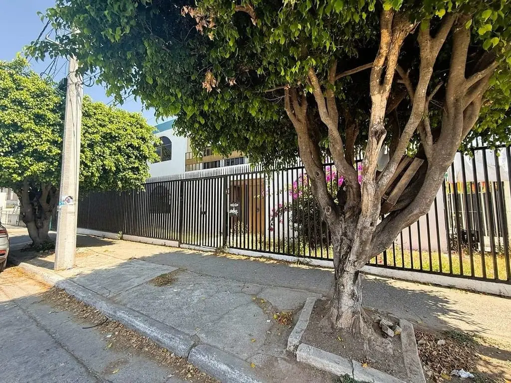 Casa en Venta en Revolución, Tlaquepaque. — foto 2
