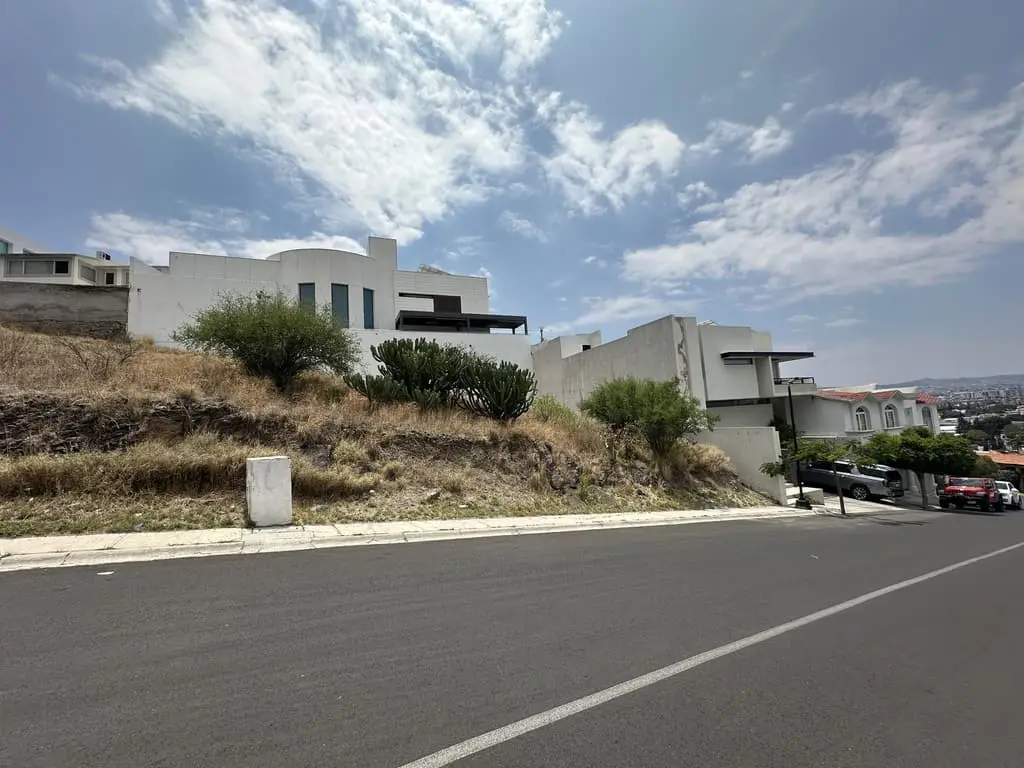 Terreno Residencial en venta en Fraccionamiento El Pedregal de Querétaro