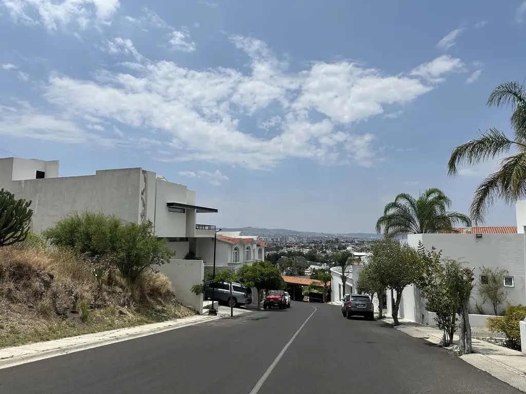 Terreno Residencial en venta en Fraccionamiento El Pedregal de Querétaro — foto 2