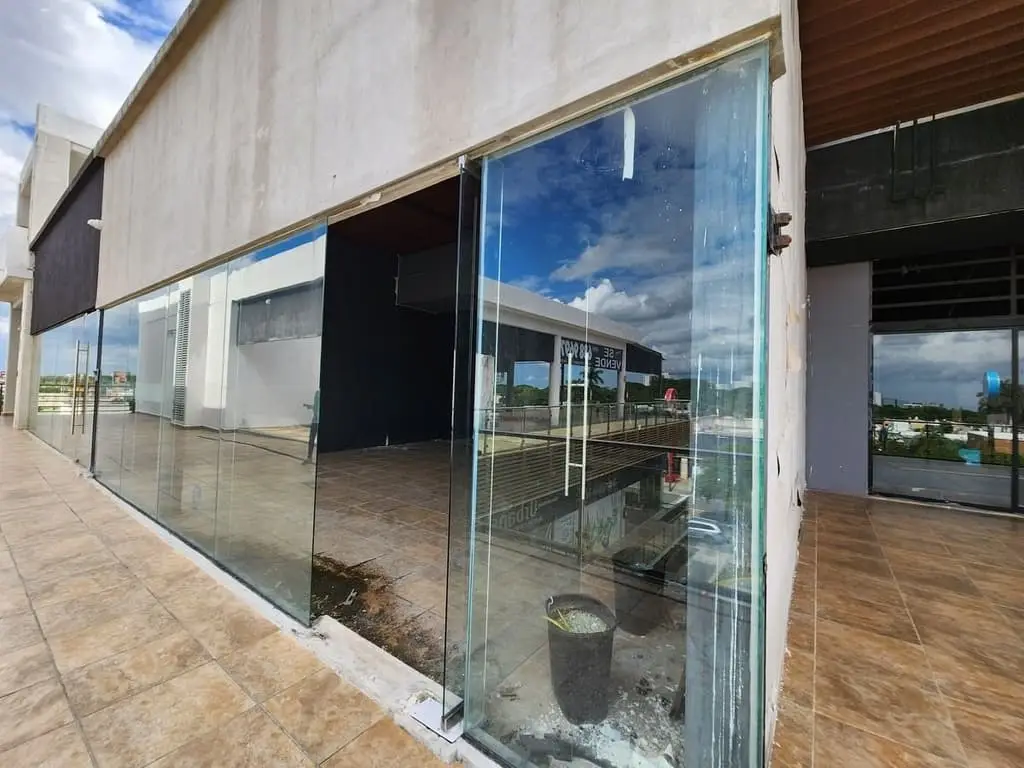 Venta de Local Comercial en Avenida Cámara de comercio — foto 2
