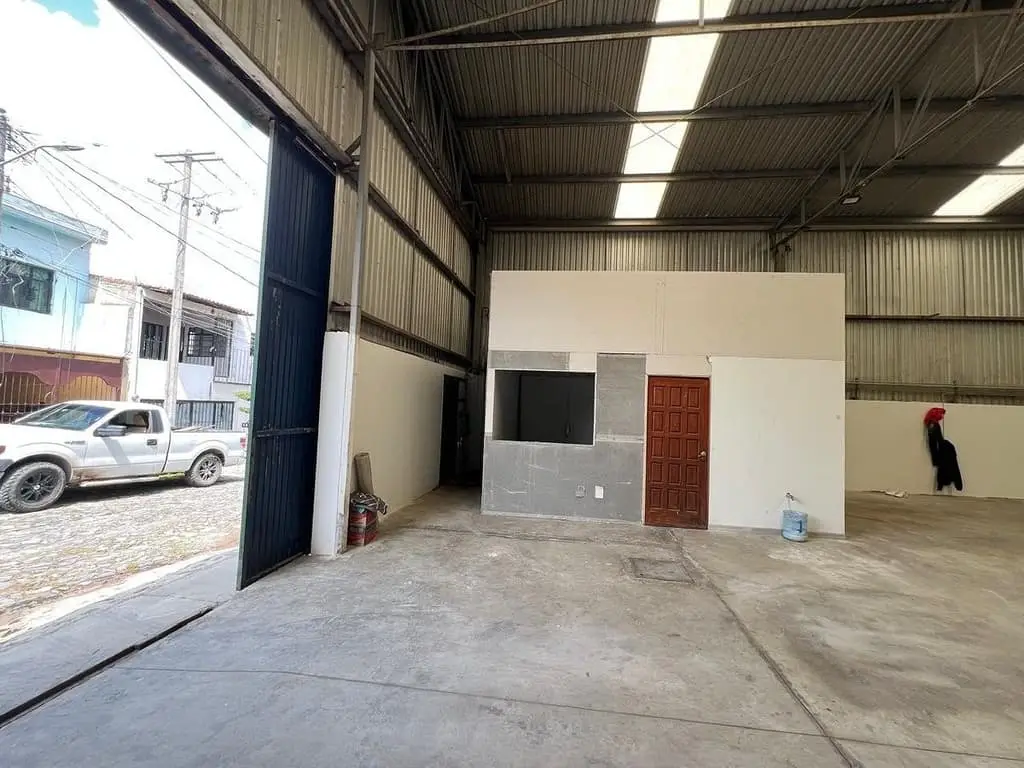 Bodega Tlaquepaque Cerca Carretera Chapala Andenes — foto 2