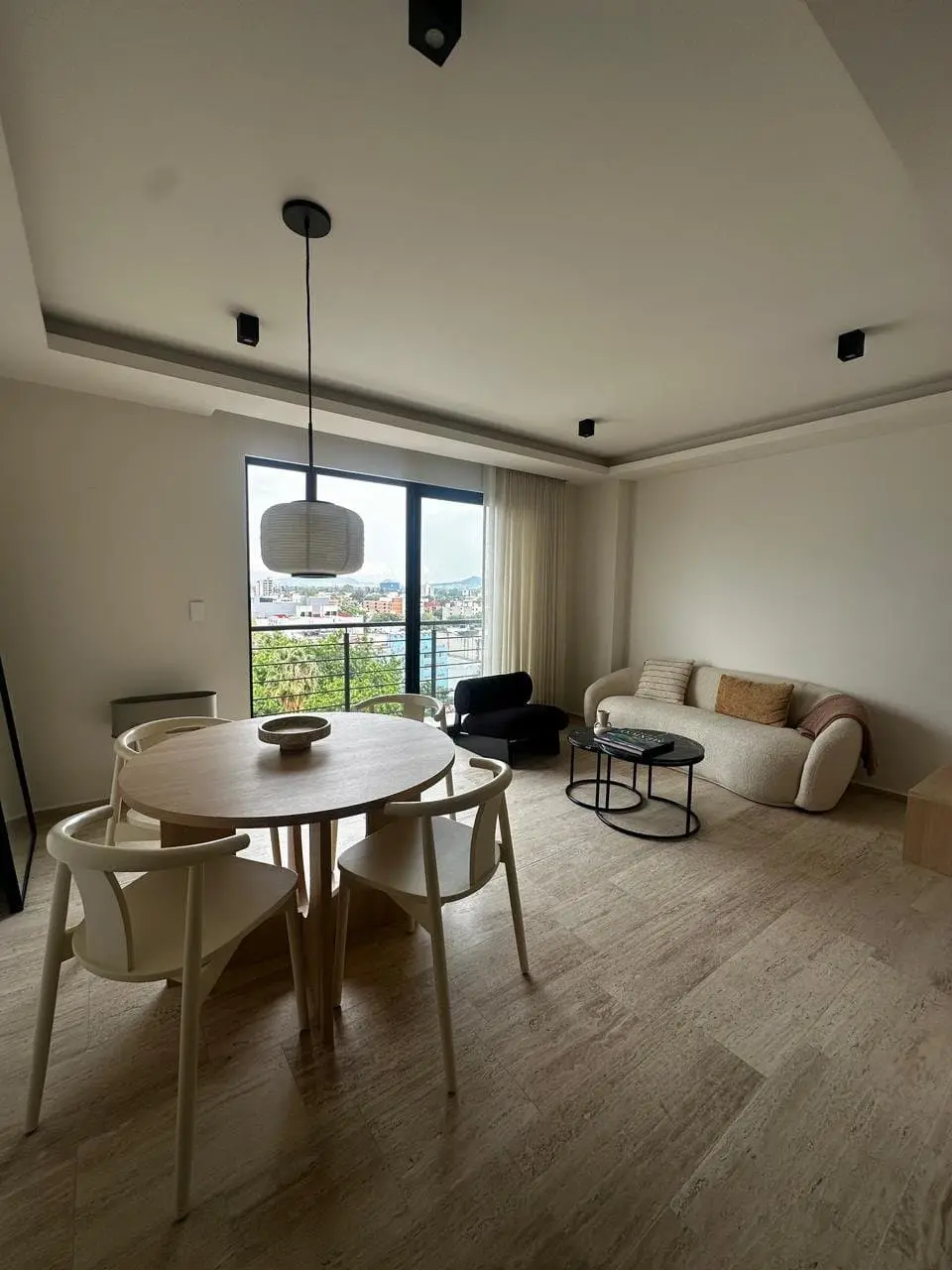 Venta de departamento moderno con 1 habitación y balcón — foto 3