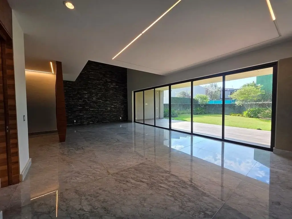 Residencia de Lujo en Esquina Frente a Parque en Venta en Puerta Plata — foto 11