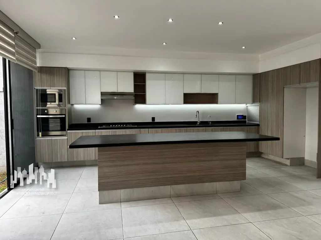 Casa en Venta en Valle Imperial — foto 2