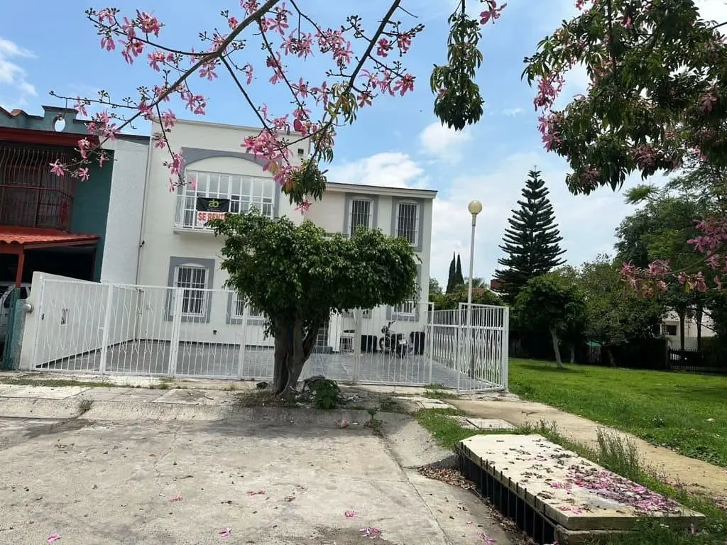Casa en renta en Bugambilias — foto 2