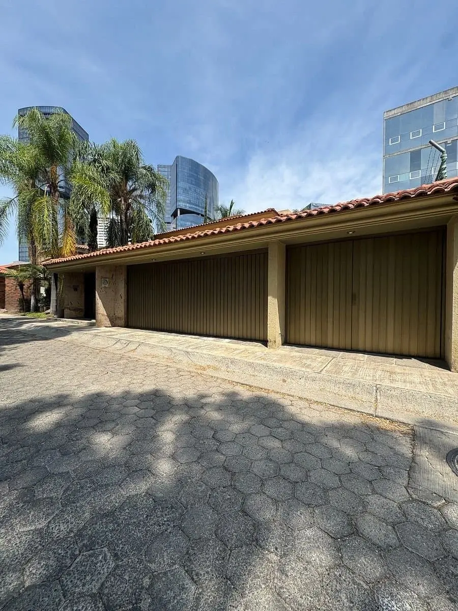 Casa en venta en Colomos Patria.