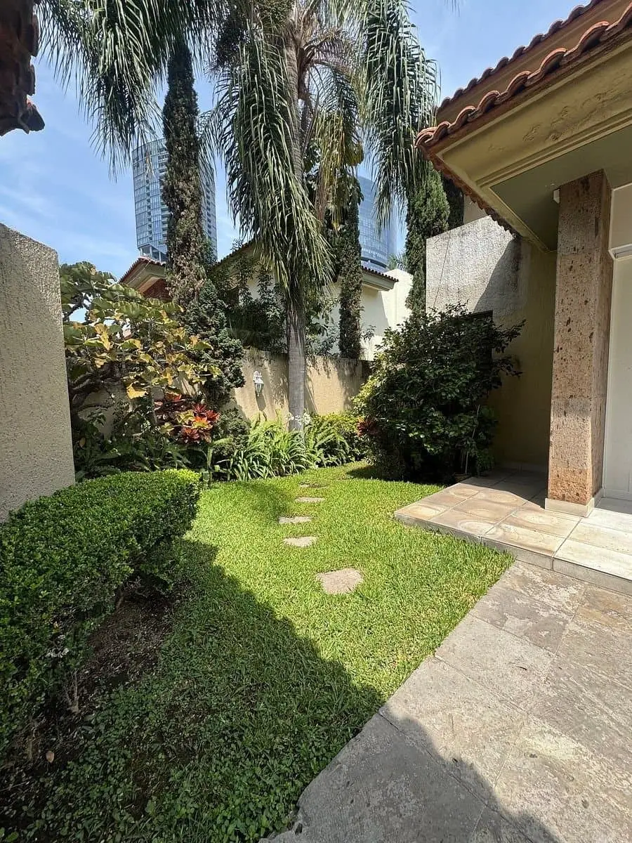 Casa en venta en Colomos Patria. — foto 3