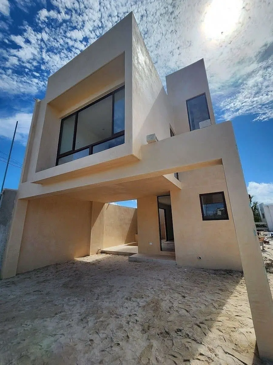 Casa en preventa en Playa San Benito, a 100 metros del mar