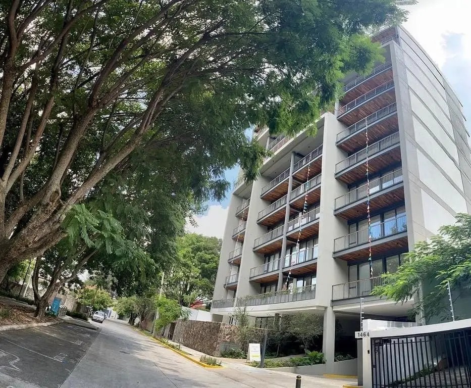 Departamento en venta en Country Club, Guadalajara | 2 recámaras con balcón.