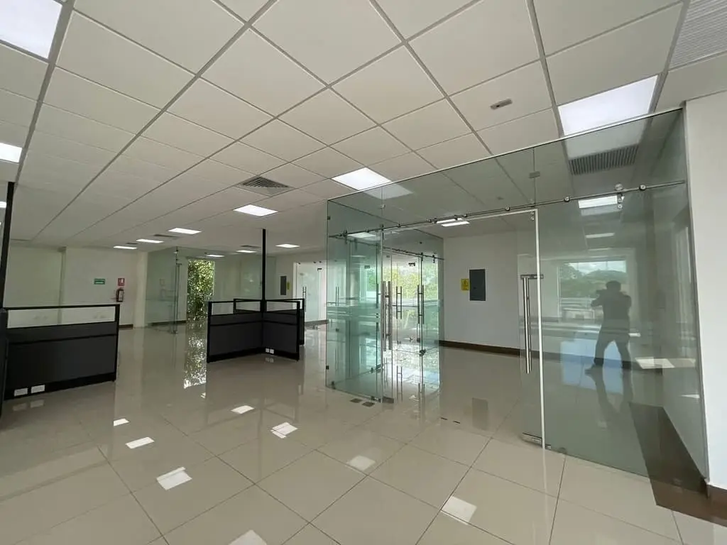 Renta y Venta de Edificio 3 pisos de oficinas en García Ginerés — foto 2