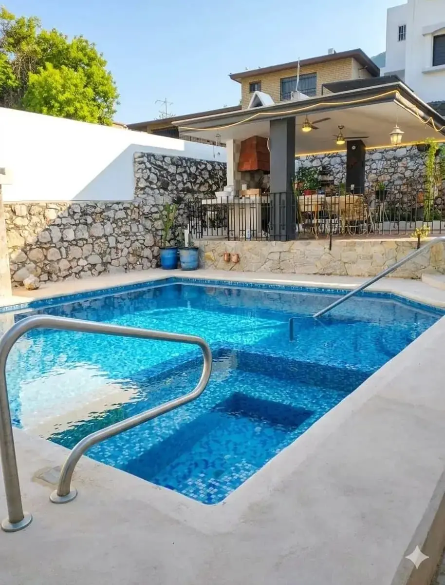 Casa en Venta en Contry La Silla — foto 2