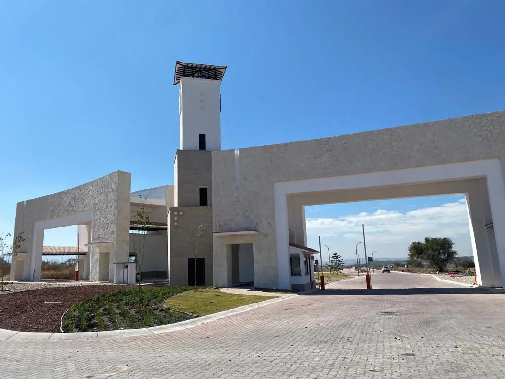 Terreno Escriturado en Venta Ciudad Maderas Sur II